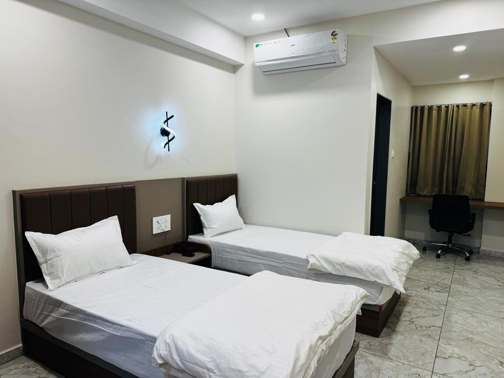 Hotel Fun N Food Bhuj Εξωτερικό φωτογραφία