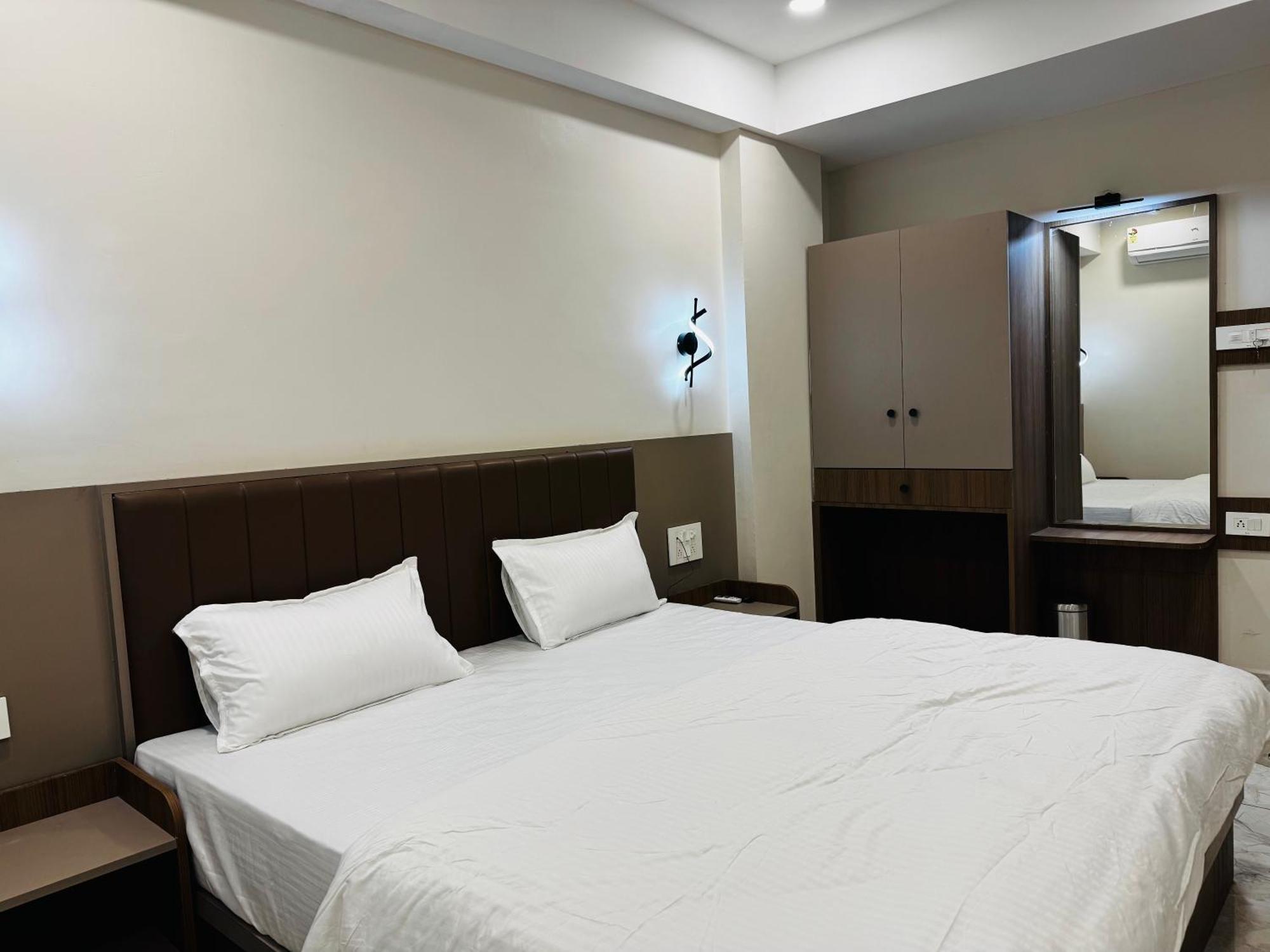 Hotel Fun N Food Bhuj Εξωτερικό φωτογραφία